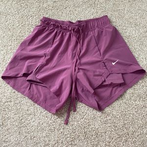 Nike Women's Flex Essential 2-in-1 Shorts 3.5 in.